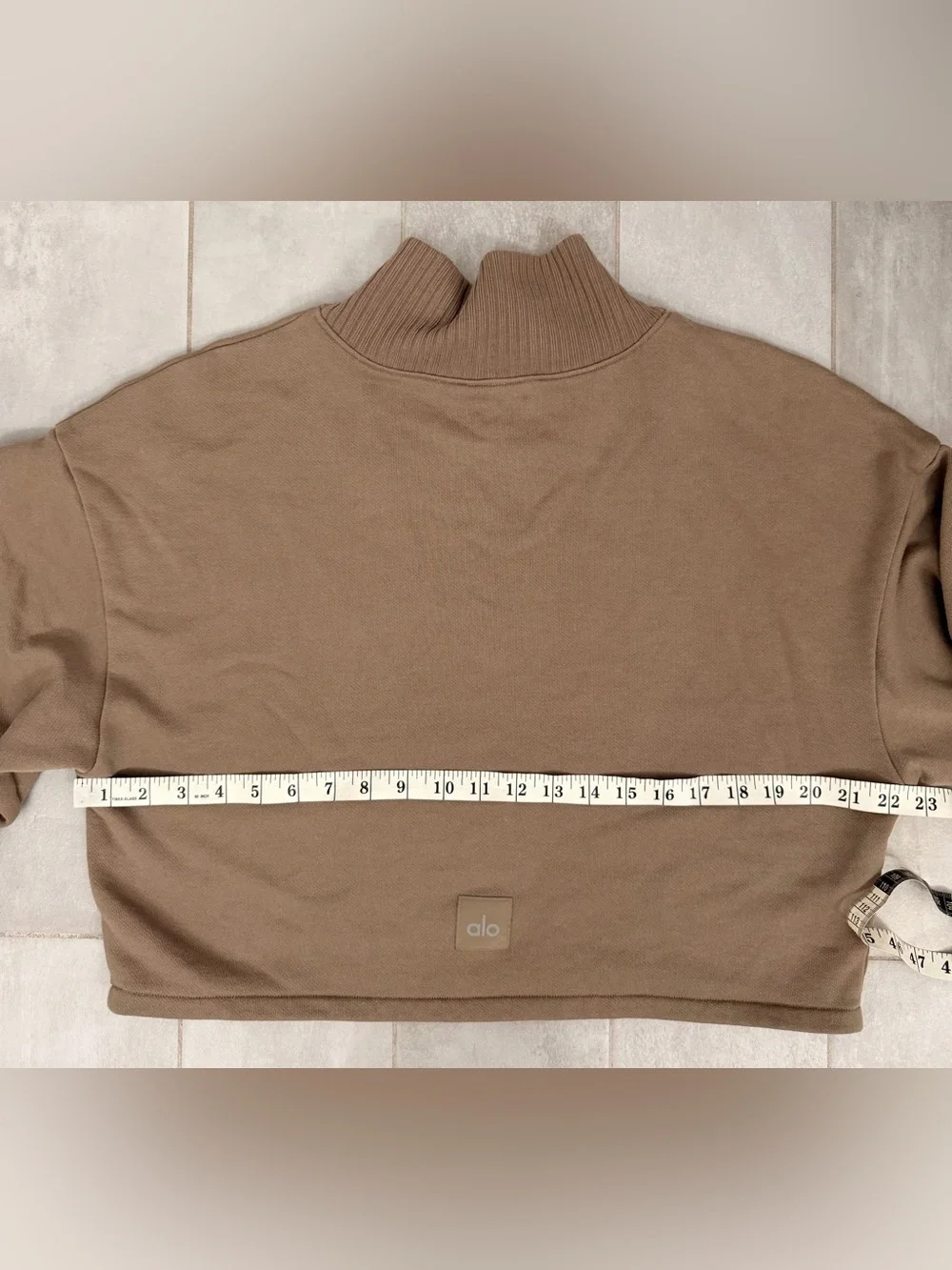 ALO Cropped Serenity Long Sleeve Coverup Sweater Taupe M - Picture 7 of 7